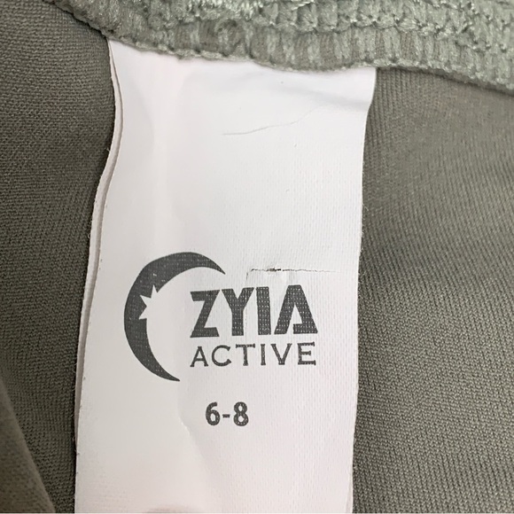Zyia Active Camo Crop Leggings - Picture 4 of 6